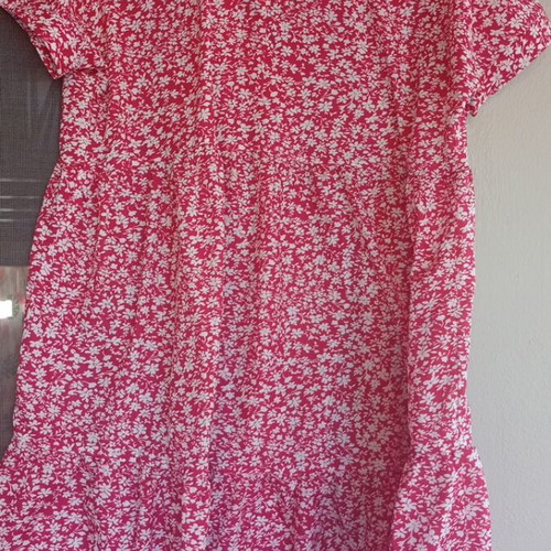 Summer dress like new, size large, knee length, airy and comfortable