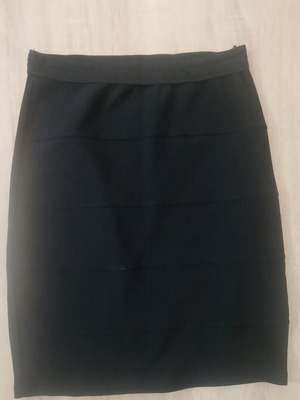 Le Vertige women's skirt size S black like new