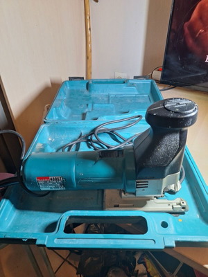 Σέγα Makita 4305T μεταχειρισμένη, 600 W, body-grip