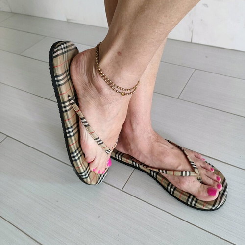 Flip flops like new, size 38, multicolor plaid