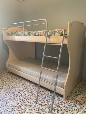 Bunk bed used with mattresses
