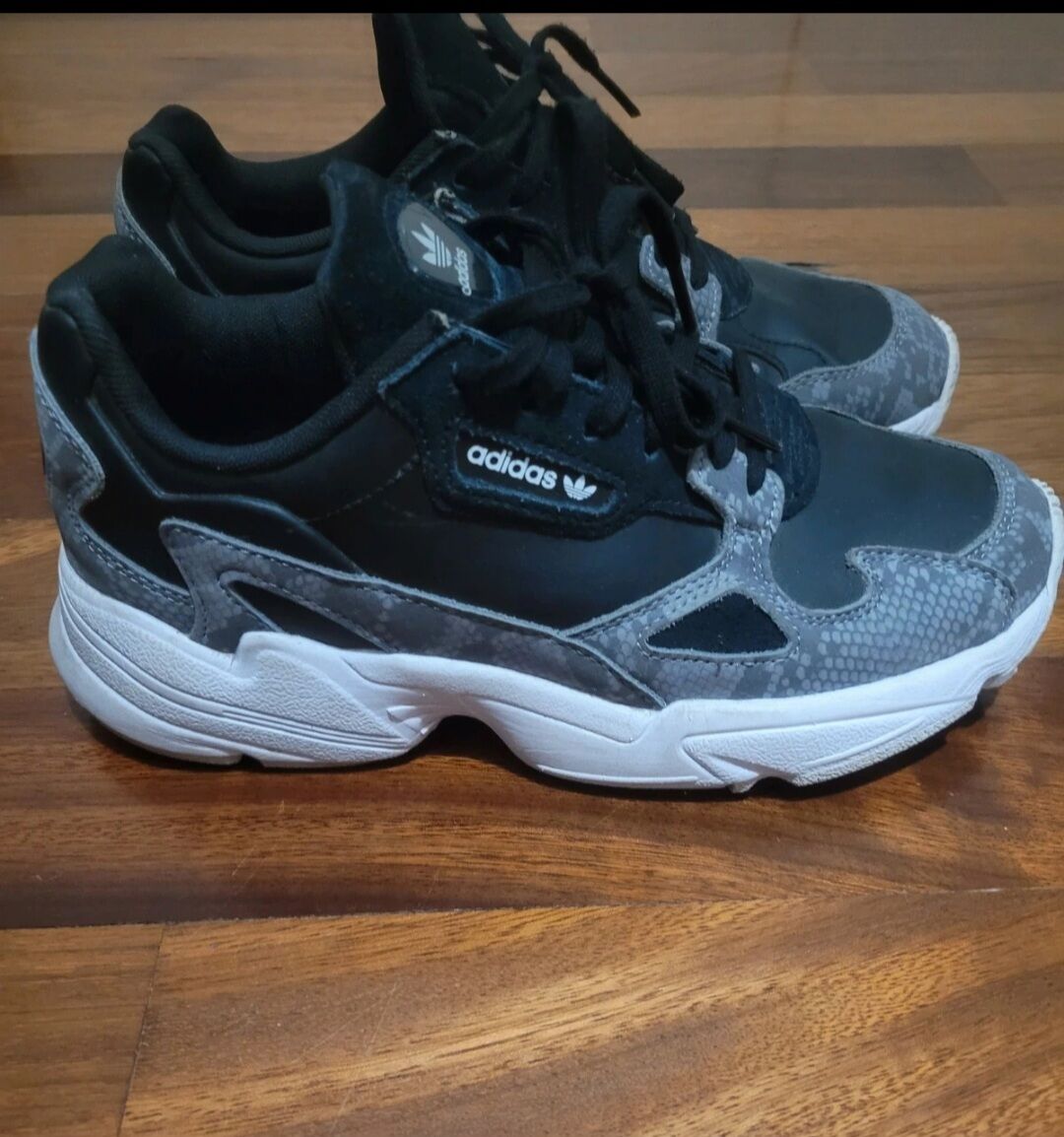 adidas falcon gr