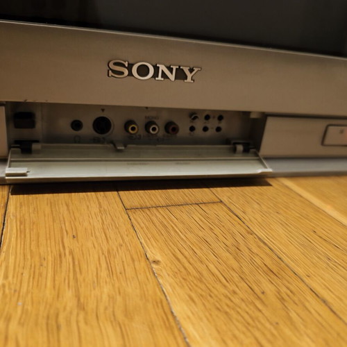 Sony Trinitron TV 21" used without built-in decoder