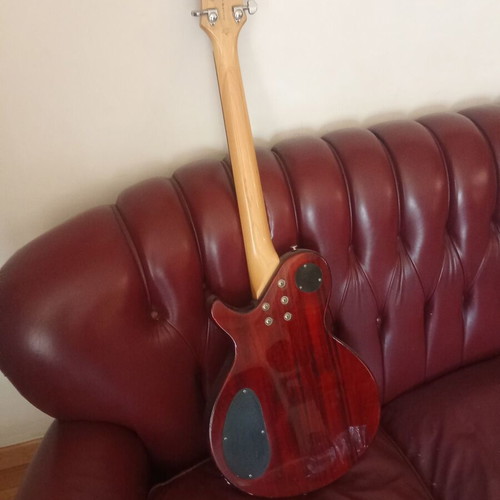Electric guitar EVO DEAN like new, missing strings and pickup