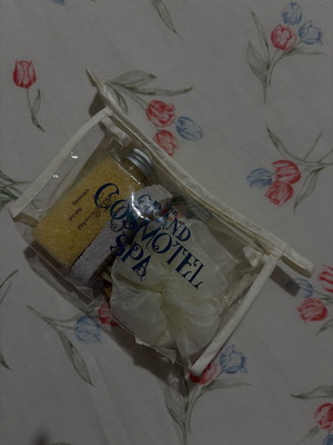 Grand Cosmotel Spa toiletry bag new with bath salts and accessories