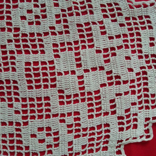 Knitted table runner new white size 65x40