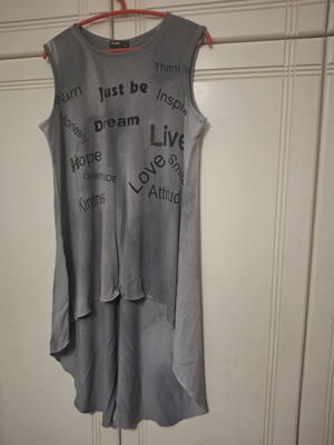 Be You Sleeveless Long Top like new, gray