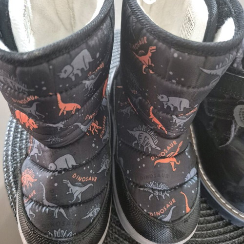 Children's winter boots new, size 20, black, set of 2