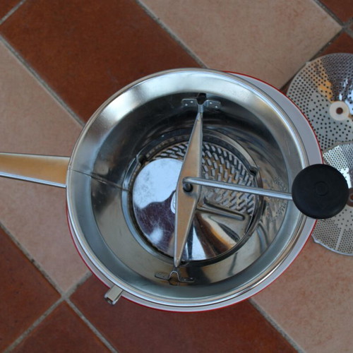 French stainless steel vegetable mill with 3 discs
