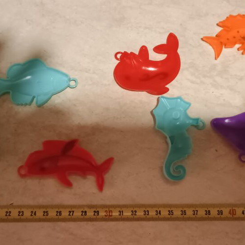 Set of 8 plastic sea creature molds new