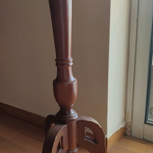 Wooden coffee table like new, dimensions 0.45x0.63