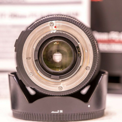 Sigma 17-50mm f/2.8 EX DC OS HSM lens for Nikon DX like new