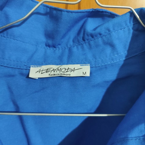 Blouse like new, fitted, blue