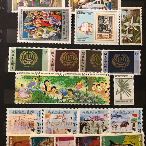 Stamp album like new with thematic series from many countries