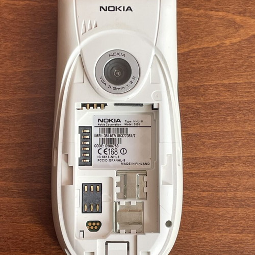 Nokia 3650 phone used, rare pink color with original battery