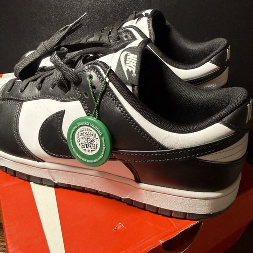 Nike Dunk Low Retro sneakers, size 45.5, black and white