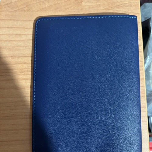 Passport holder like new in excellent condition