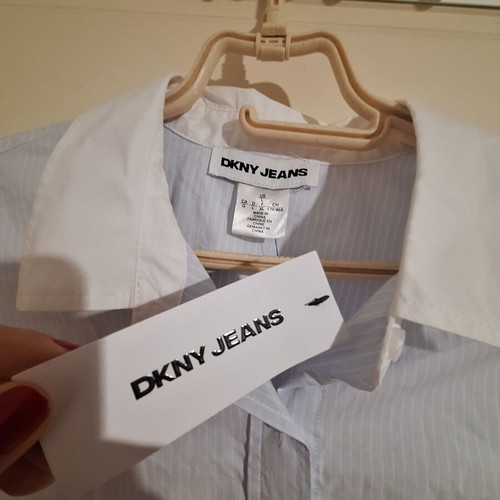 DKNY sleeveless shirt new, blue with white collar