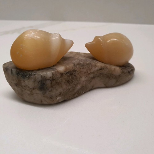 Decorative figurine with 2 hedgehogs like new