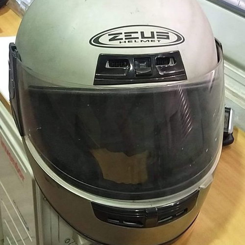 Zeus motorcycle helmet used, size small