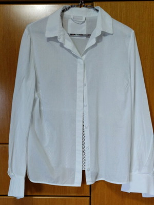 Women's shirt M used, white with lace on back