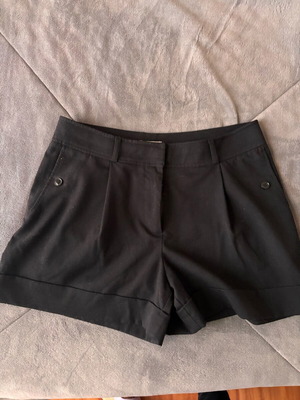 H&M Women's shorts with pockets like new, black, size L