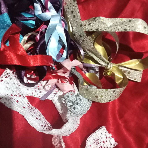 Barbie doll ribbons like new, whole lot