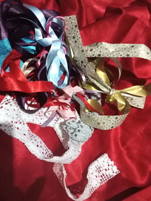Barbie doll ribbons like new, whole lot