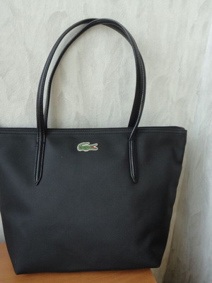 Lacoste shoulder bag like new, black