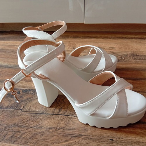 White women's high-heeled sandals new, size 36, 9 cm heel
