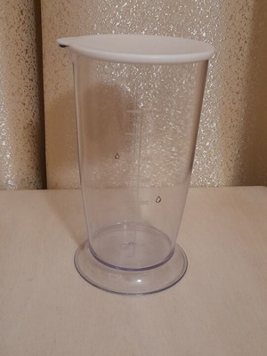 Measuring cup with lid new, plastic 700 ml
