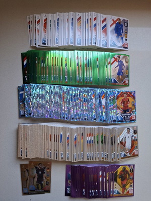 Topps Match Attax 101 The Road to Nations League πακέτο με 800+ κάρτες
