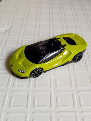 Hot Wheels '16 Lamborghini Centenario Roadster like new