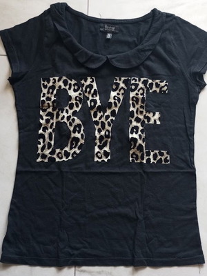 Tshirt Bershka with animal print velvet design, like new, XS