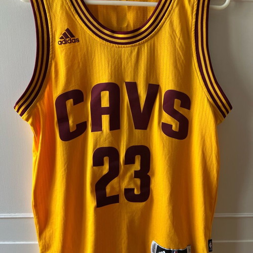 Lebron James #23 Cleveland Cavaliers Adidas Swingman jersey like new
