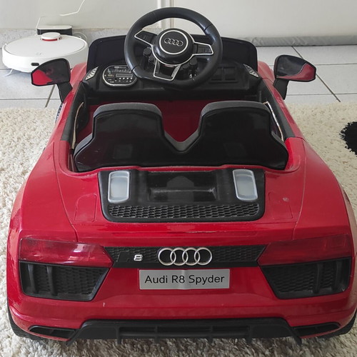Children's car like new with remote control for safety