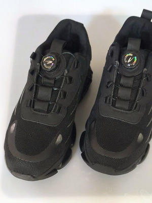 Work shoes size 45 with toe protection, like new, black