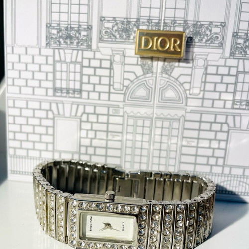 Women's watch with stones Quartz new, silver