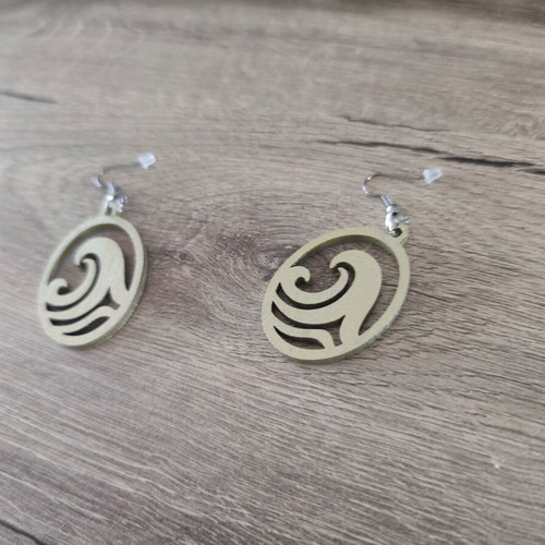 Wooden summer earrings with wave design gold tone
