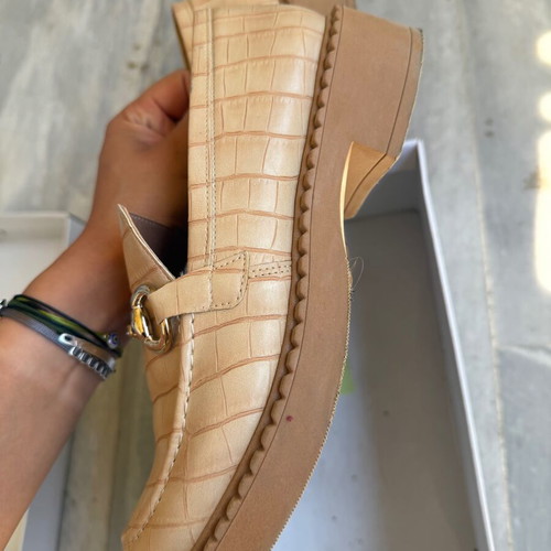 Loafers μέγεθος 38 μεταχειρισμένα, μπεζ, ελληνική εταιρία