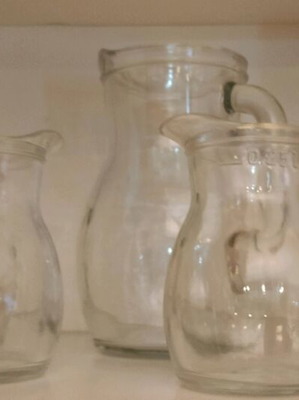Set of jugs like new