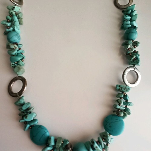 Turquoise necklace like new, long handmade with silver details