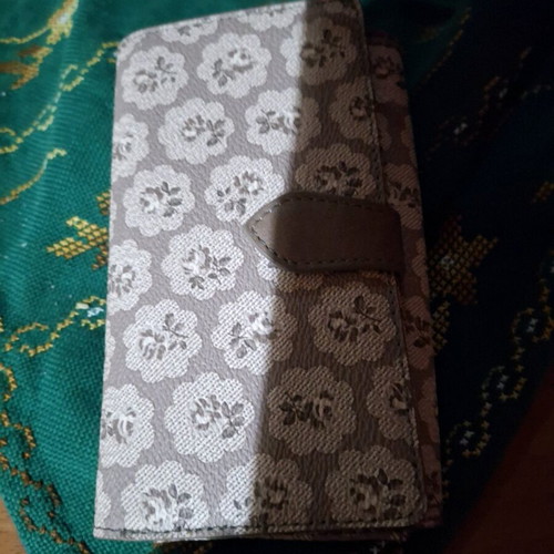 Wallet new