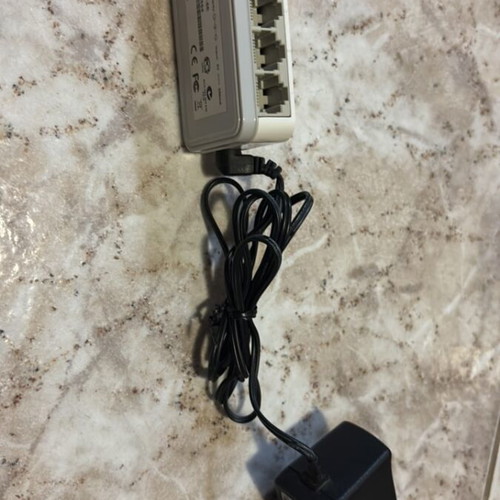 D-Link GO-SW-5E Unmanaged L2 Switch with 5 Ethernet Ports, like new