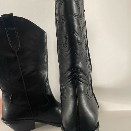 Pull & Bear black western boots like new, size 40