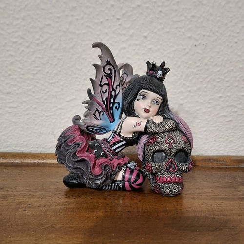 Nemesis Now Lolita Little Shadows figurine like new, gothic