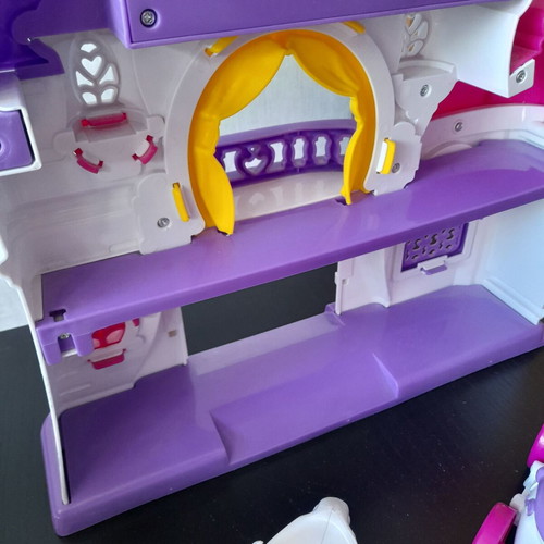 Castle/Palace used with sound, missing half door
