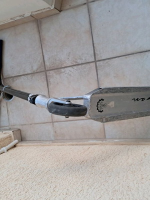 Kickscooter μεταχειρισμένο για κόλπα