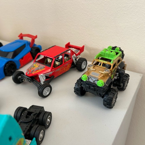 Old toy cars used, pack of 25, medium size