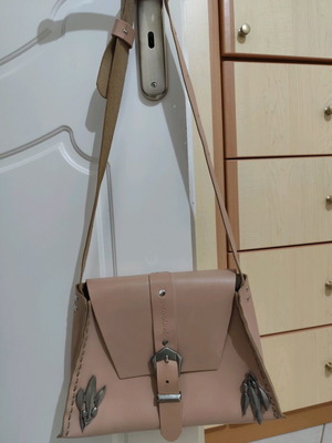 Individual leather bag like new, beige